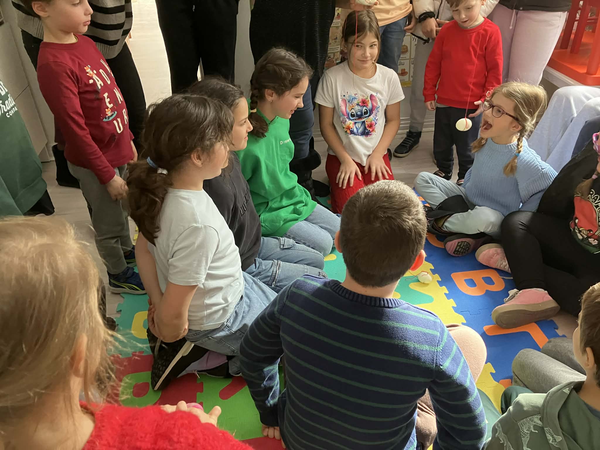 Традицията е спазена! Хамкане на Сирни Заговезни (Прошка) 2026г. Да прогоним злите сили от домовете и душите, да бъдем по-добри не само на Сирни Заговезни.